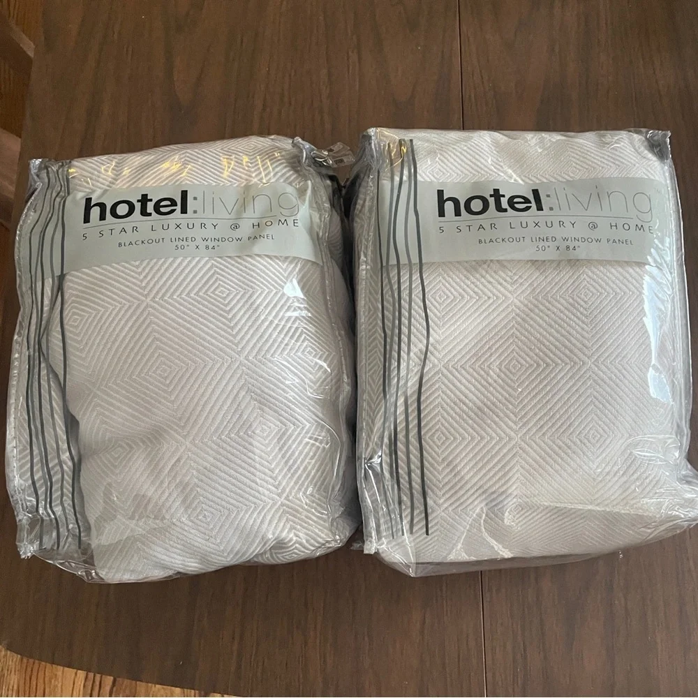 Set of 2 Gray blackout lined curtains 50 X 84